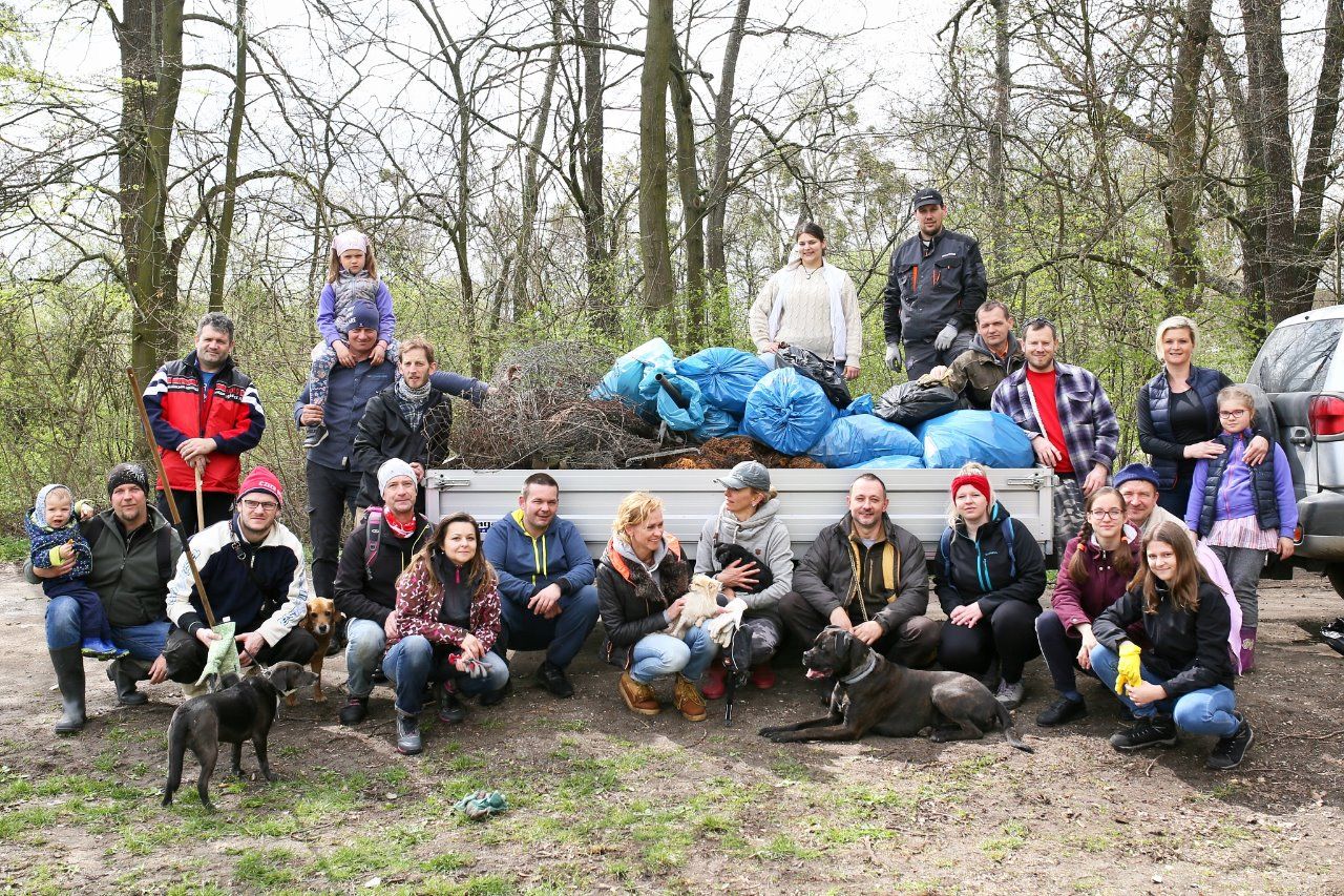 Uklízeli jsme Lednici v rámci akce Ukliďme Česko
