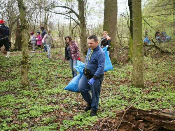 Uklízeli jsme Lednici v rámci akce Ukliďme Česko