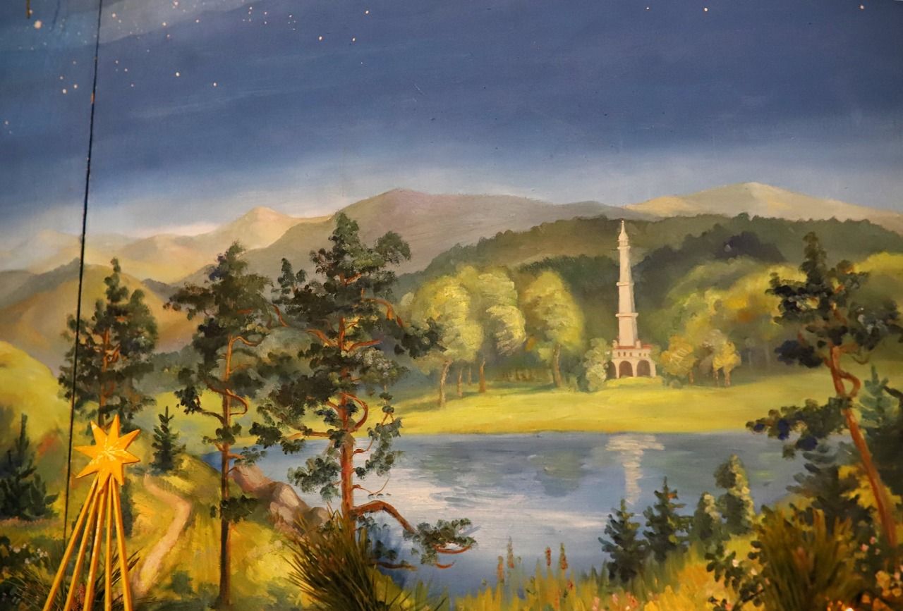 Instalace betléma a vánoční výzdoba kostela