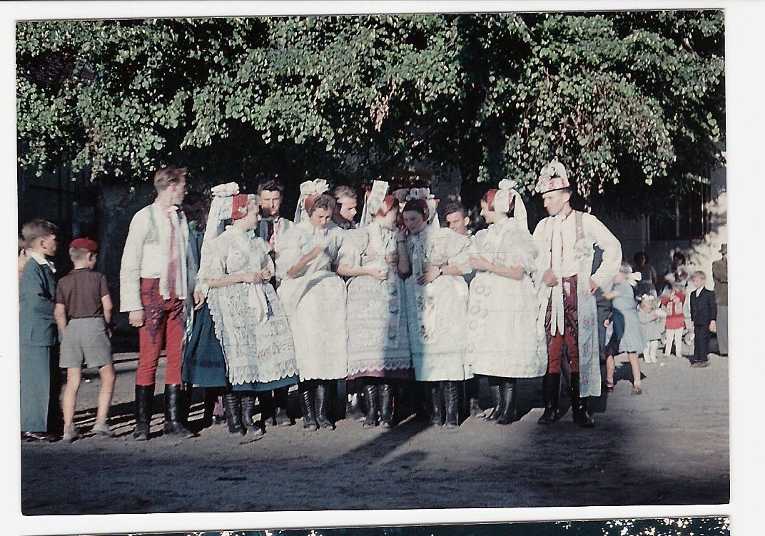 Přednáška o vývoji lidového oděvu v Lednici