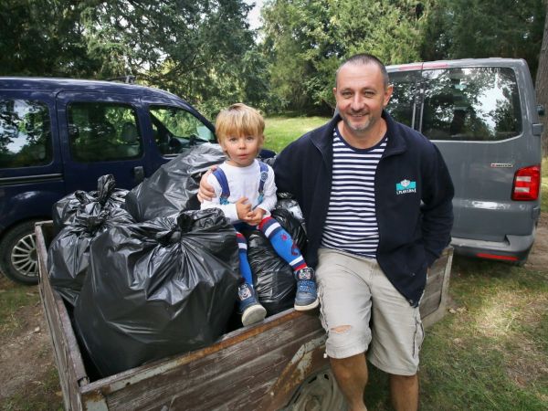 Uklizeli jsme zámecký park v rámci akce UKliďme Česko